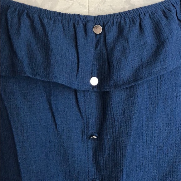 E&M Off the Shoulder Top - Picture 4 of 7